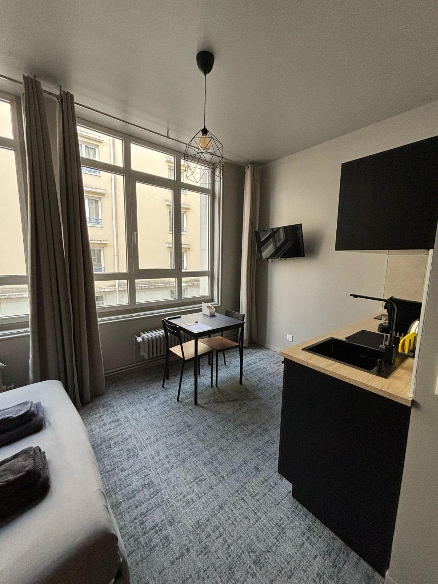 Appartement Le 12 Wifi Cosy Parking Gratuit à Saint-Etienne  Extérieur photo